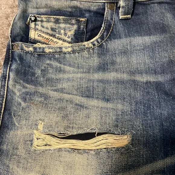 Men's Blue Distressed Diesel Jeans